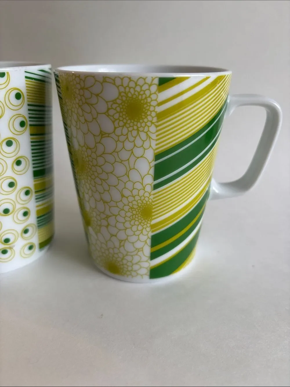 IKEA Green White Floral Geometric Vintage Style Ceramic Coffee Cups Set Of 2